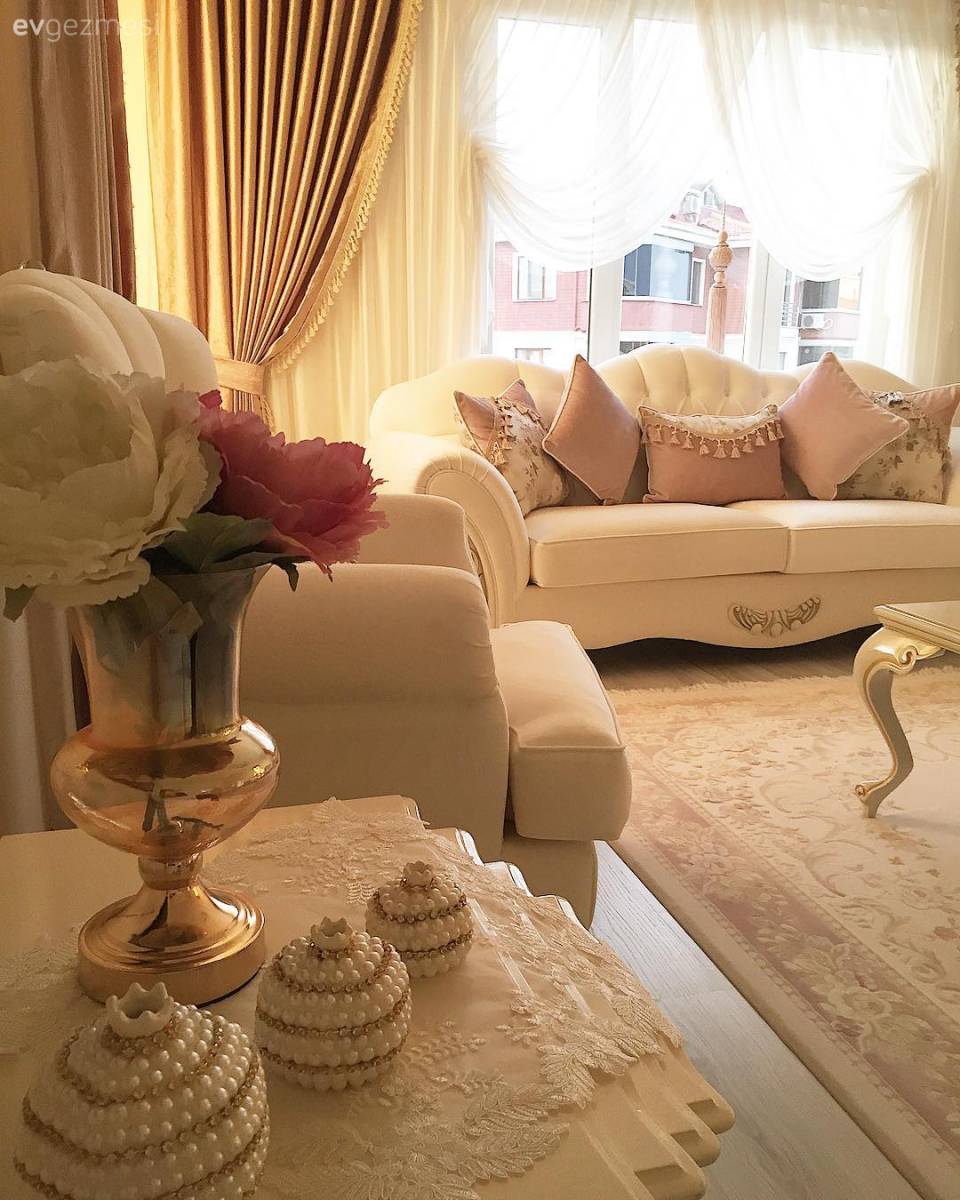 Feminen ışıltılar.. Gülşah hanımın zarif ve şık evinden.