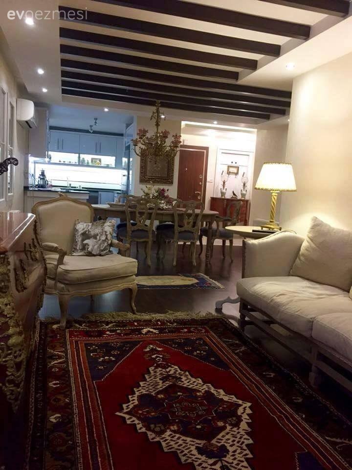 Rabia hanımın gustavyen stilde, şık ve özgün evi..