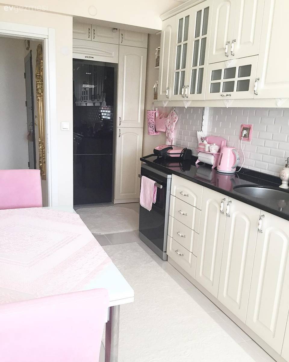 Feminen ışıltılar.. Gülşah hanımın zarif ve şık evinden.