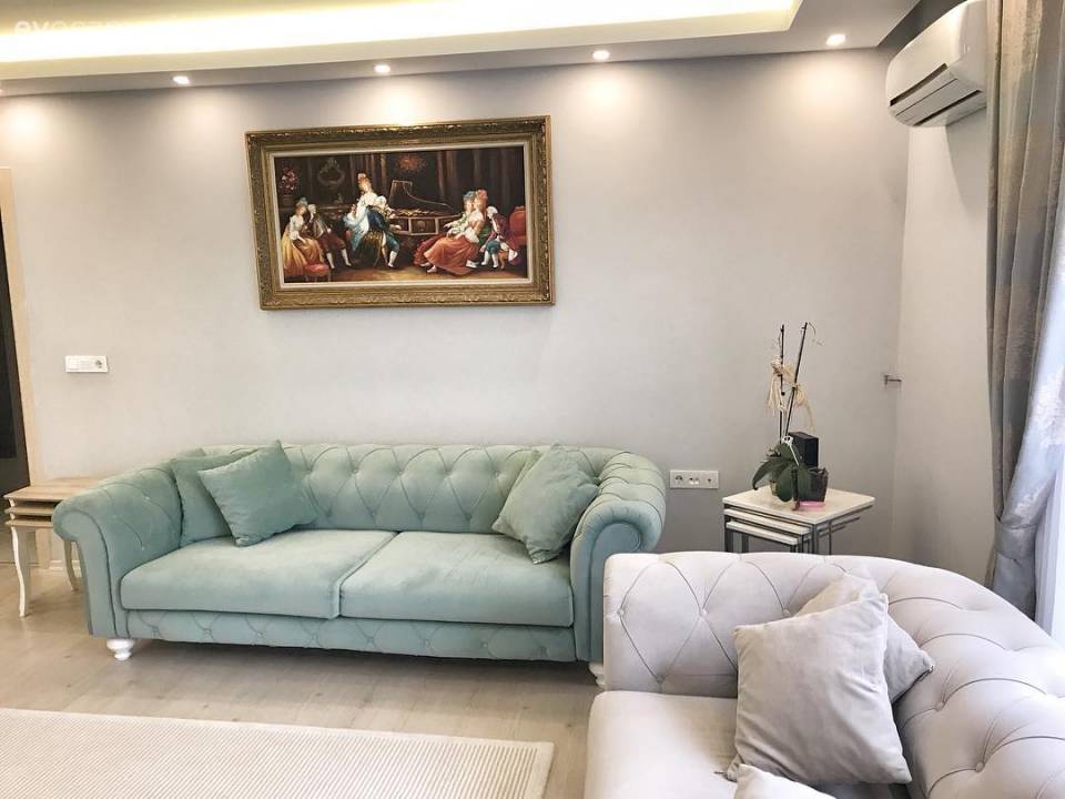 Dengeli renkler, sadeliğe şıklık katan seçimler. Ebral hanımın evi..