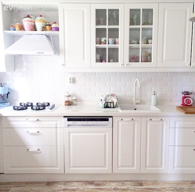 Burcu hanımın naturel esintili, aydınlık ve zarif evi..