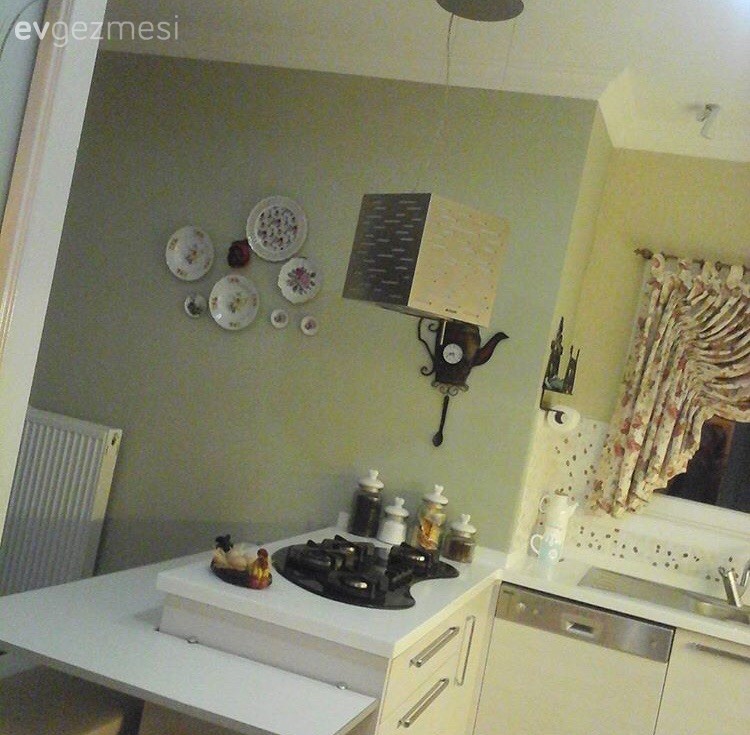 Pastel tonlar, klasik stile eşlik eden şık detaylar. Müveddet hanımın harika dekorasyonu..