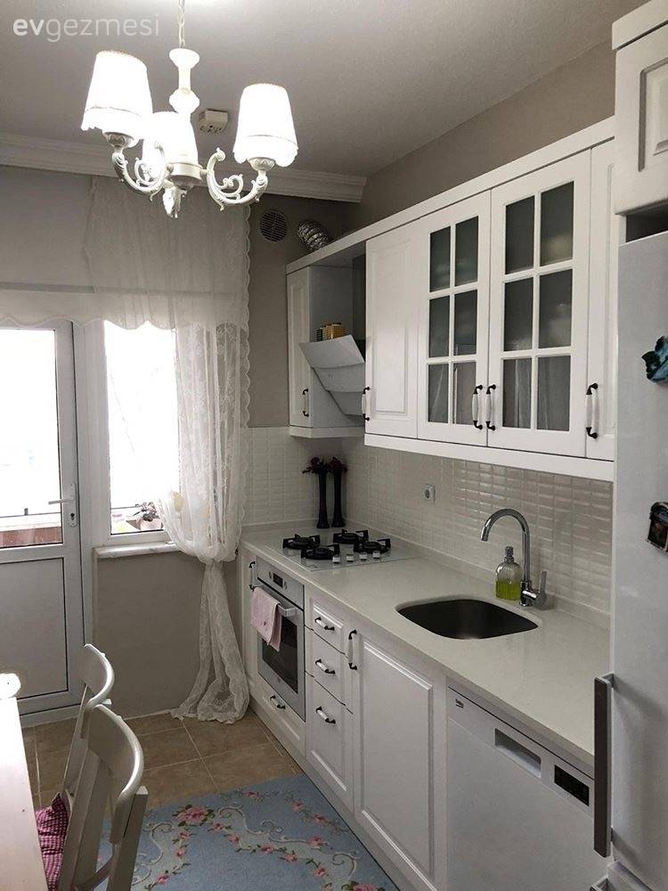 Abartıdan uzak, keyifli bir dekor. Kübra hanımın tatlı evi.