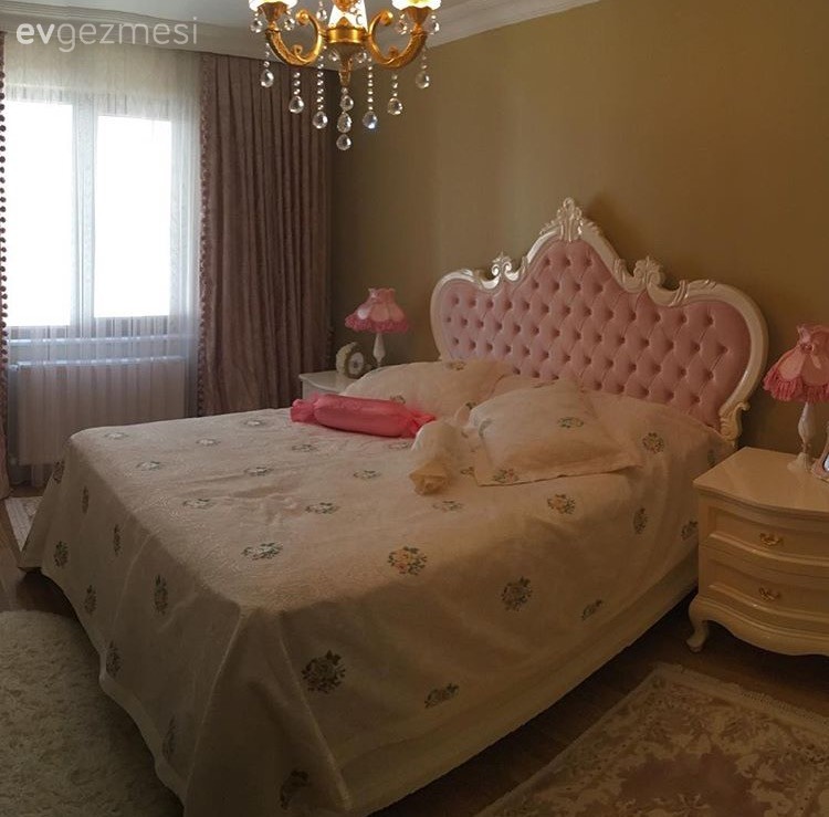 Gri ve pembe uyumuyla, zarif ve tatlı: Ayşegül hanımın evi..