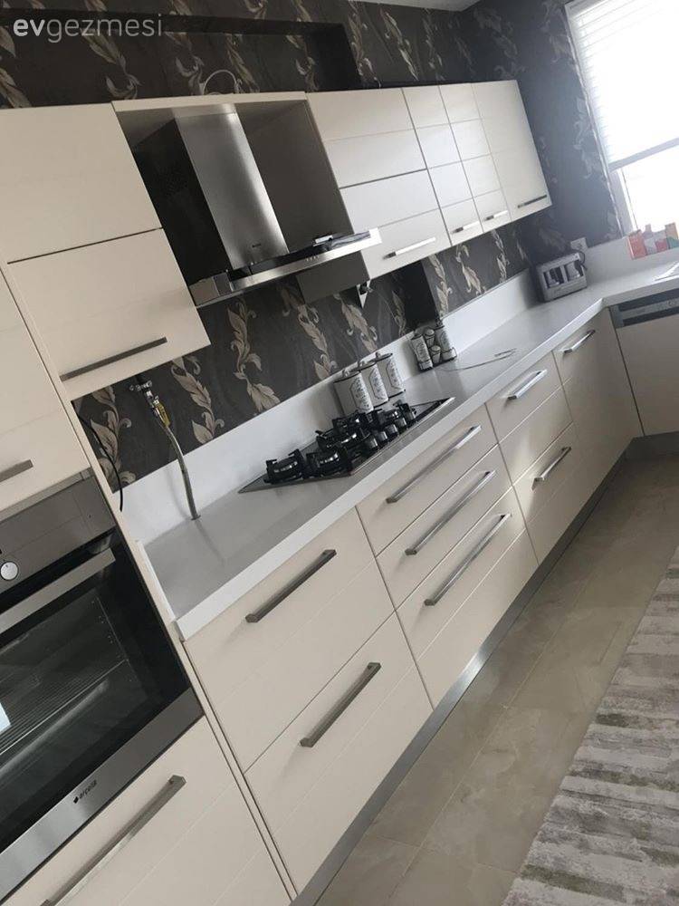 Modern stile kişilik katılmış bir dekor. Hatice hanımın evi..