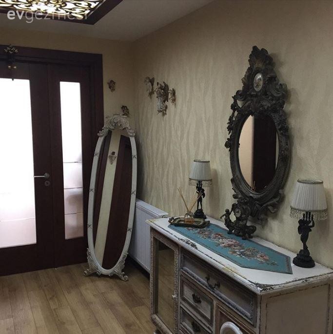 İnce hatlı mobilyalar ve nostaljik dekorlarla Çiler hanımın evi..