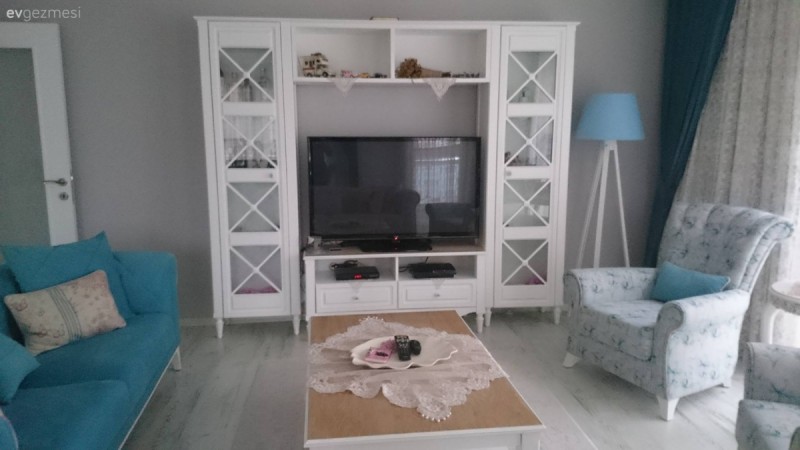 Betül hanımın mavi ve beyaz hakimiyetinde zarif ve dingin, harika evi.