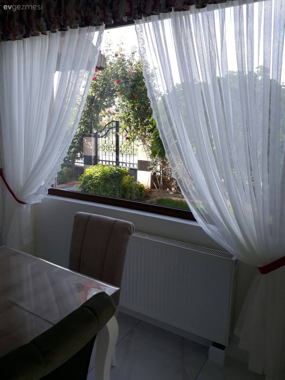 Gülhan hanımın yeşil manzarasını doğallık ve nostalji ile buluşturduğu evi..