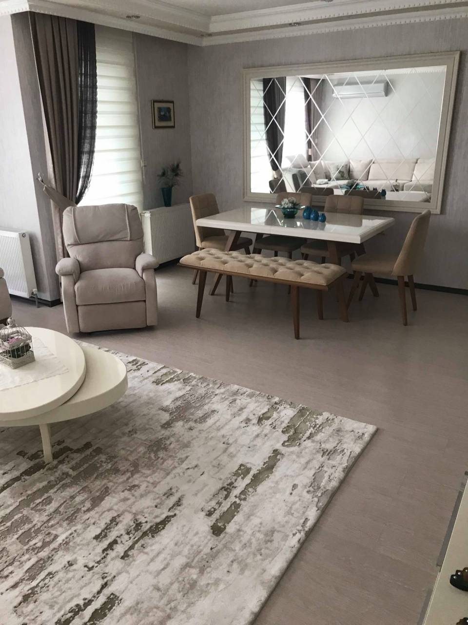 Baklava Aynalar ile Güzelleşmiş Dekorlar: Farklı Odalar, Farklı Uygulamalar!