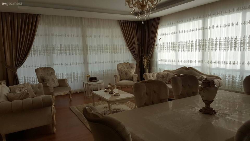 Farklı stiller, sıcak ve şık bir ev. Leyla hanımın evi.