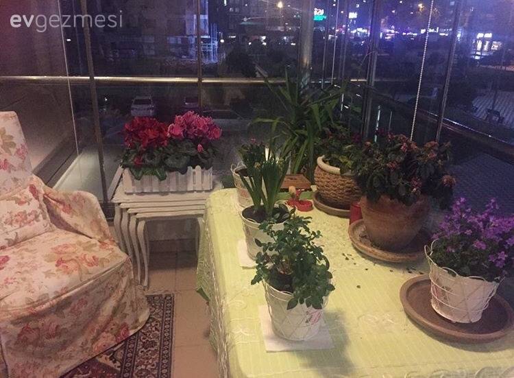 Keyif köşeleri ile dolu bir ev. Yıldız hanımın country esintili dekoru..