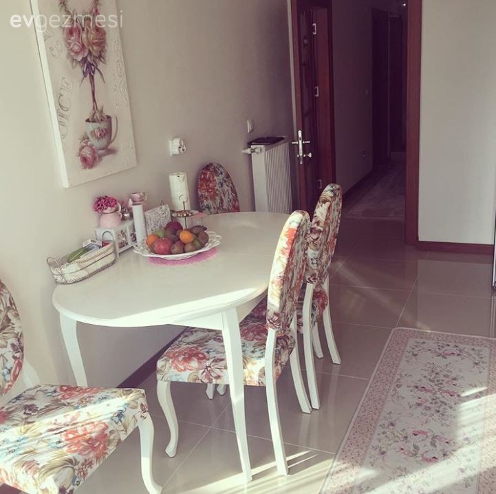 Merve hanımın avangart stile sıcak dokunuşlar kattığı, göz alıcı evi..