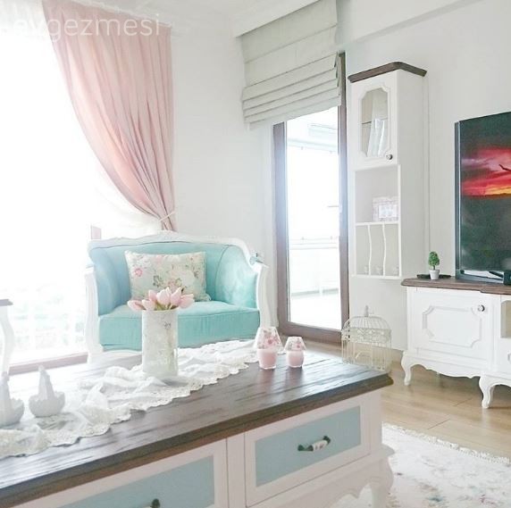 Nazmiye hanımın her köşesi özenilmiş, country stil, cıvıl cıvıl evi..