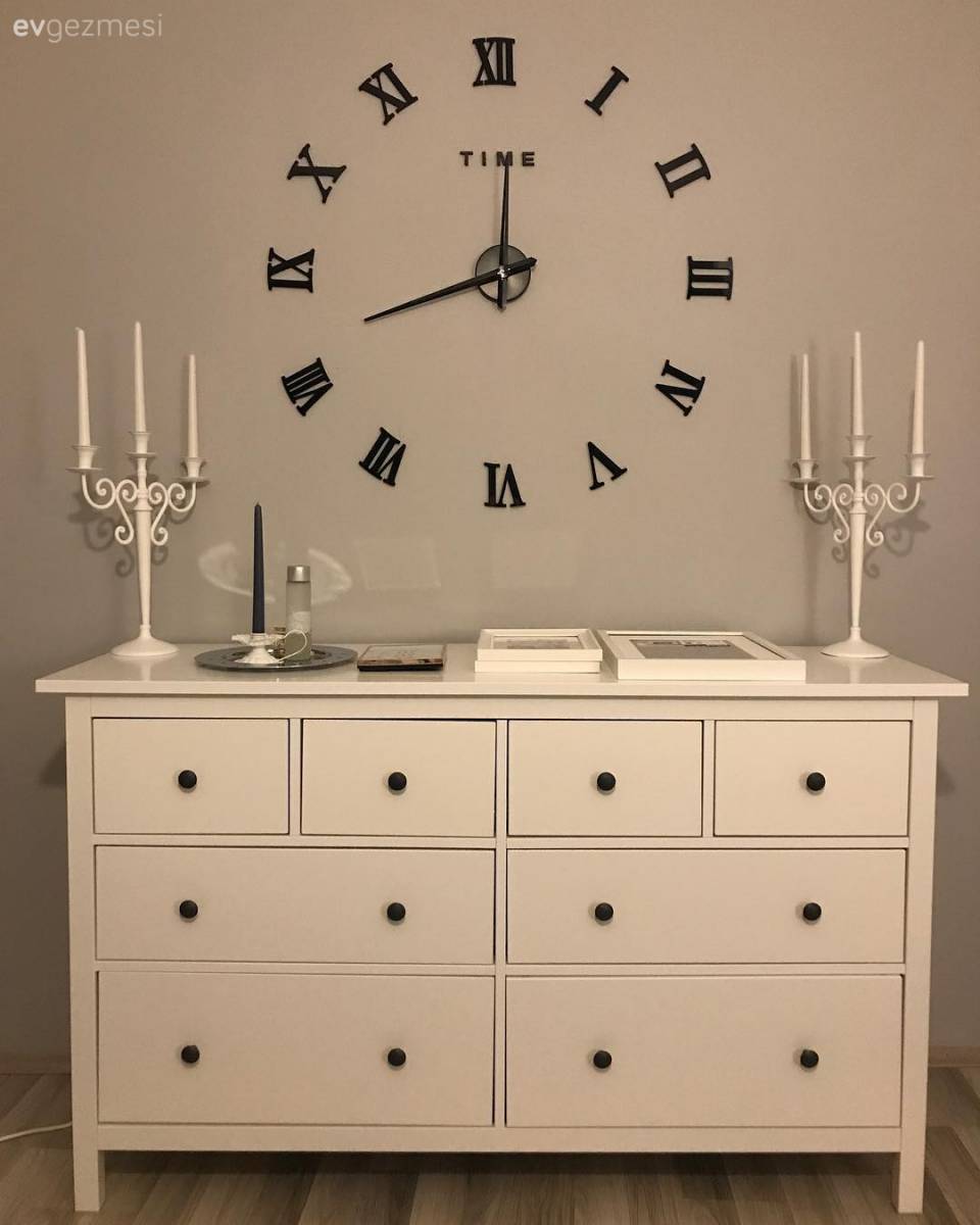 Modern stile kişisel dokunuşlar. Uyumlu ve keyifli bir ev..