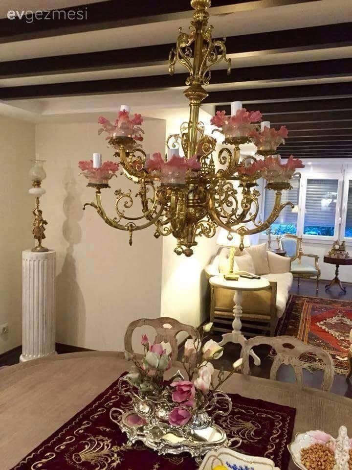 Rabia hanımın gustavyen stilde, şık ve özgün evi..