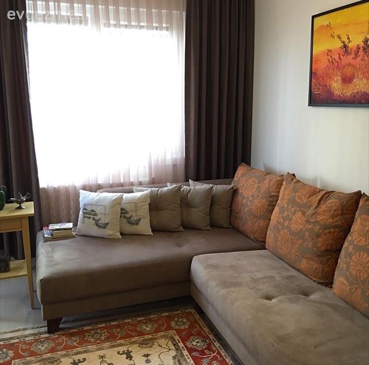 Selda hanımın odağında sıcaklık olan keyifli evi..