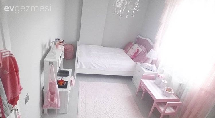 Fatima hanımın her odasında farklı stille, ferah ve şık evi..