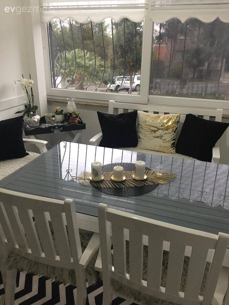 Modern stile siyah, beyaz kontrastı. Zeynep hanımın yeni mutfağı.