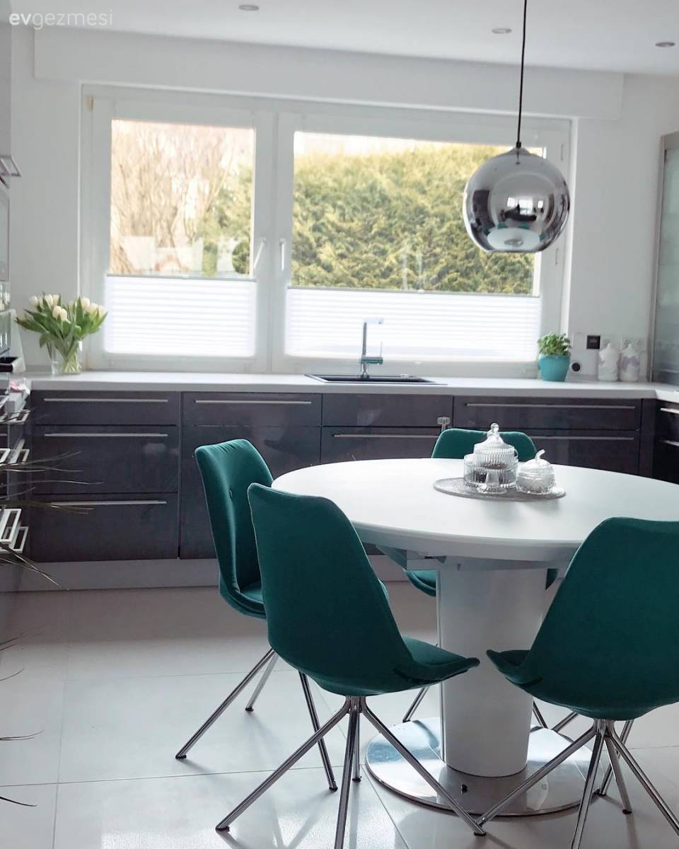 Dikkat çekici parçalar, sade ve göz alıcı bir dekor. Pınar hanımın evinden.