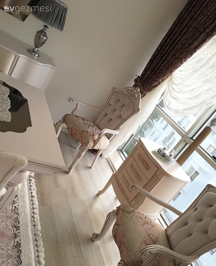 Yumuşak renk geçişleri zarif ve şık bir ev.