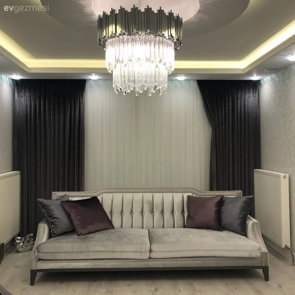 Klasik ve modernin harmanı stile ayna detaylar ile göz alıcı bir ev!