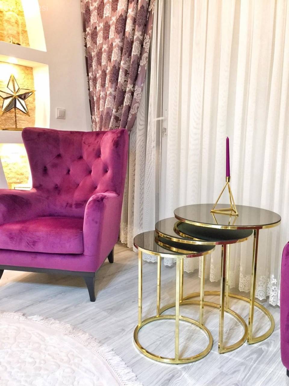 Bu Şık Salonda Klasik Stile Ritim Katılmış!