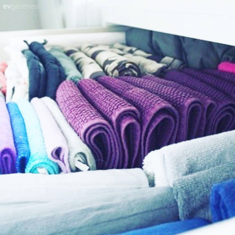 Ev Düzeni: KonMari Metoduyla Evinizi Düzenleyin!