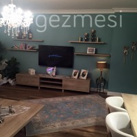 Fatma Hanım'ın özenli ve sıcak evinde ev gezmesindeyiz.