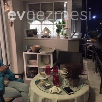 Fatma Hanım'ın özenli ve sıcak evinde ev gezmesindeyiz.