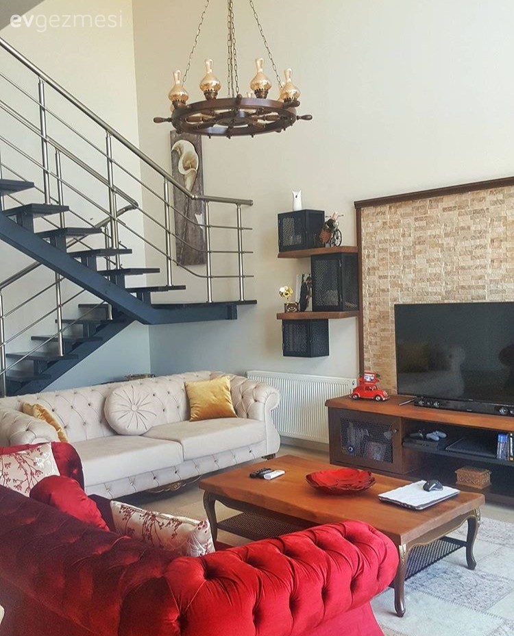 Yüksek tavanlarıyla stil sahibi ve şık: Gamze hanım ve Özkan beyin evi