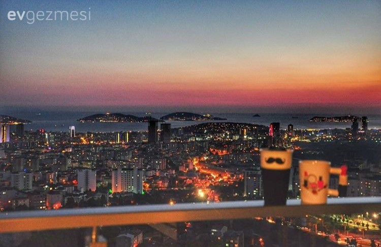 Yüksek tavanlarıyla stil sahibi ve şık: Gamze hanım ve Özkan beyin evi