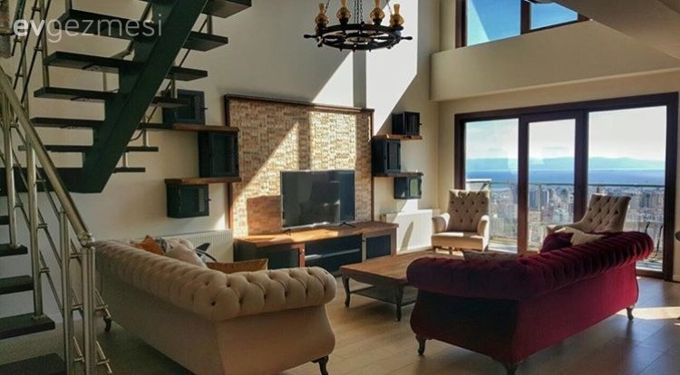 Yüksek tavanlarıyla stil sahibi ve şık: Gamze hanım ve Özkan beyin evi