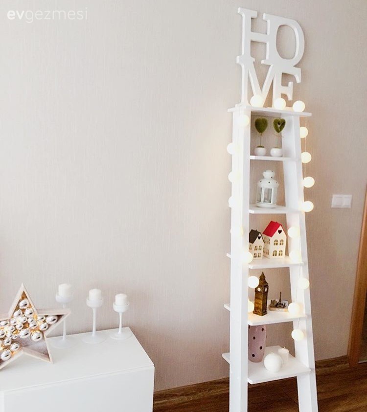 Melahat hanımın klasik ve moderni harmanladığı, zevkli salonu..