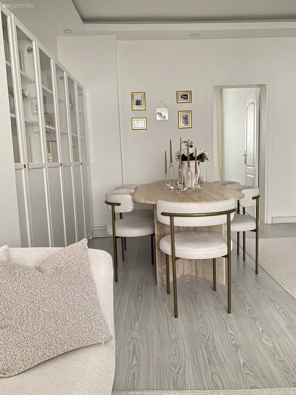 Bu İstanbul Evinde Şıklığın Yolu Beyazdan Geçiyor