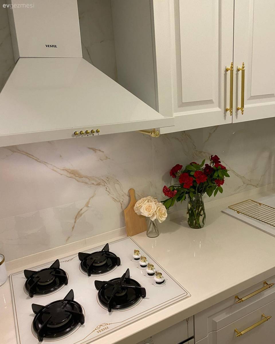 Ev Gezmesi: Bir Yanı Art Deko Diğer Yanı Modern Olan Bir Ev!