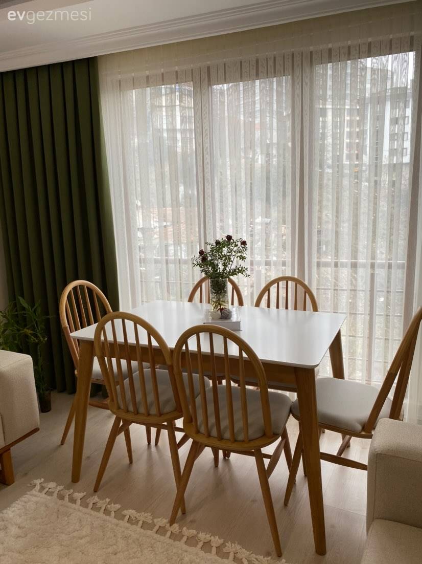 Bu İstanbul Evi Lüksten Uzak Sıcaklığa Yakın