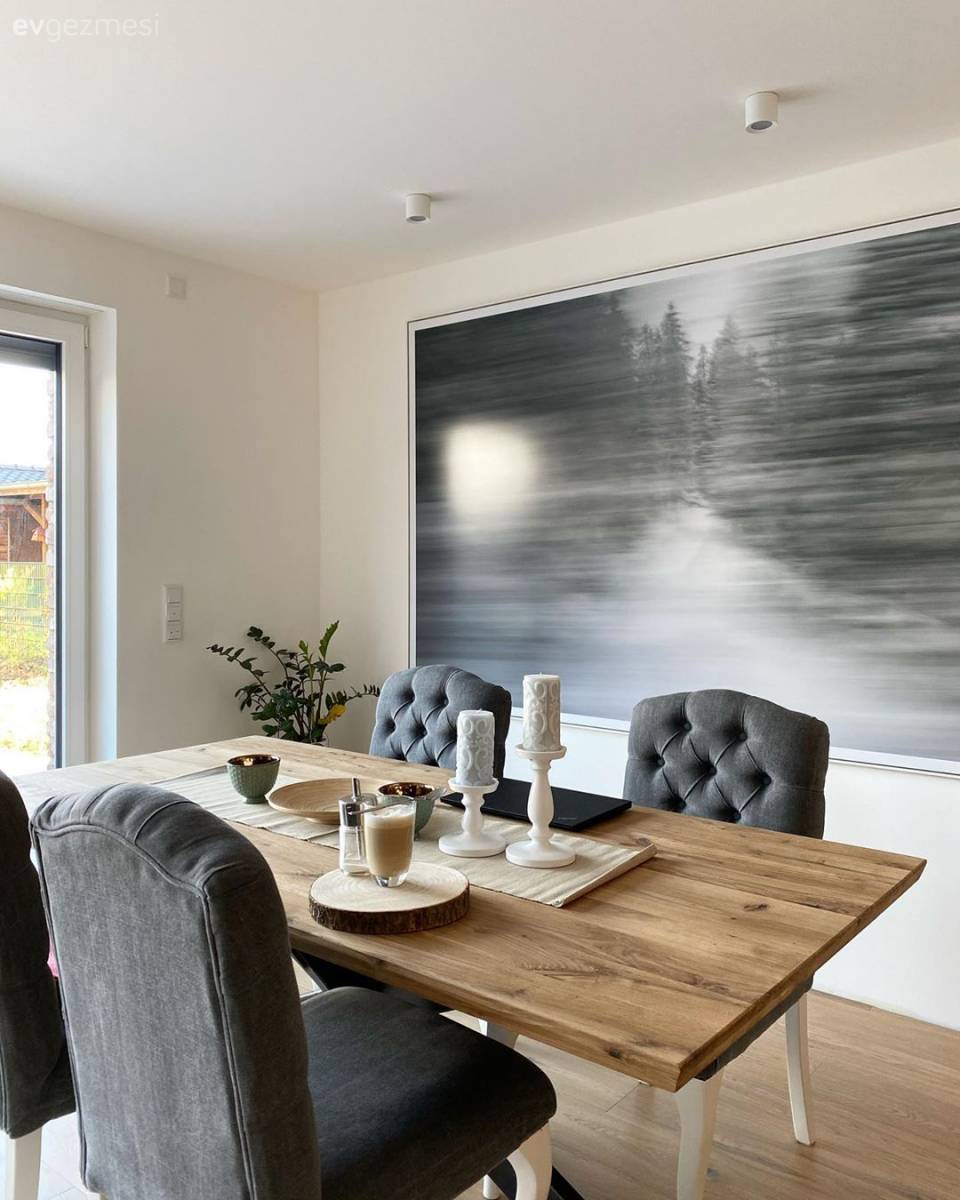 Bu Minimalist Evde Ortama Sıcaklık Katan Detaylar da Unutulmamış!