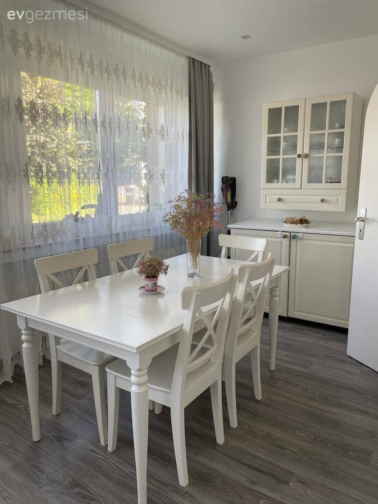 Bu Evde Provensel Stil Kontrast Şıklığıyla Sunulmuş!