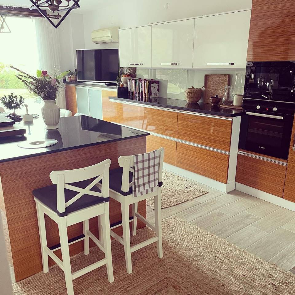 Doğa Ananın Kucağındaki Bu Urla Evi Doğal Olana Meyilli!