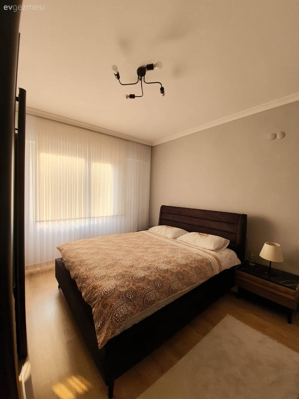 Bu Evde Modern Stil Natürel Detaylarla Sıcaklık Kazanmış!