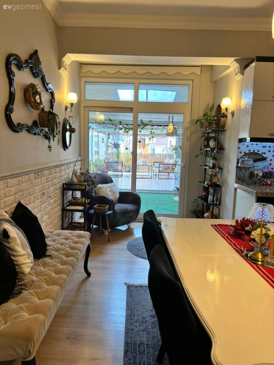 Apartmana Bağlı Bu Antalya Terasında Bali Esintileri Hakim