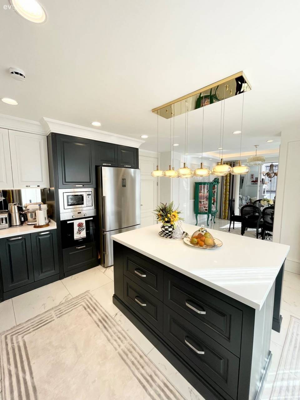 Bu İstanbul Mutfağında Modern Stil Antika Parçalarla Yorumlanmış!