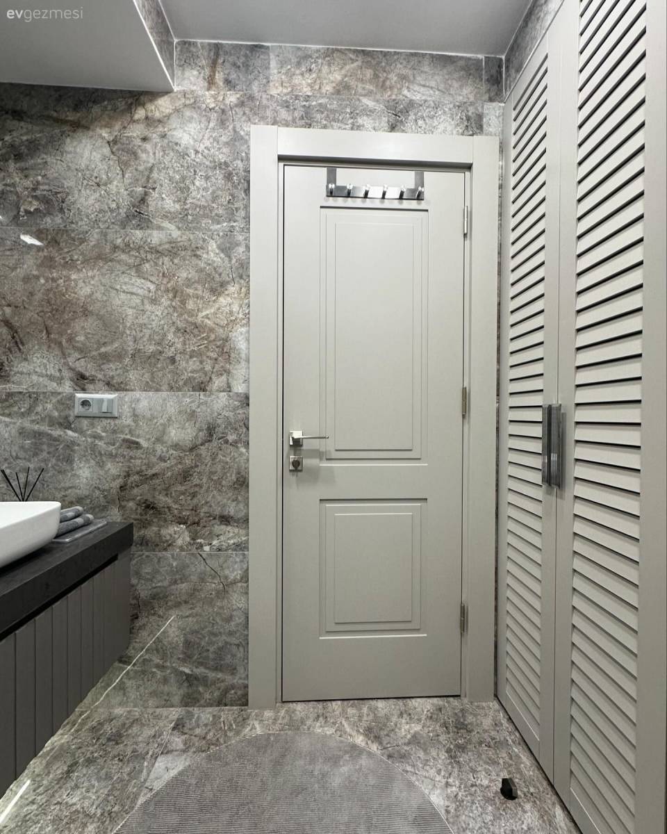 İşlevsel ve Göz Alıcı: Modern Bir Banyo!