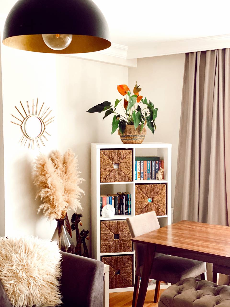 Bu İstanbul Evinde Sıcaklık Kaynağı Birçok Obje Var!