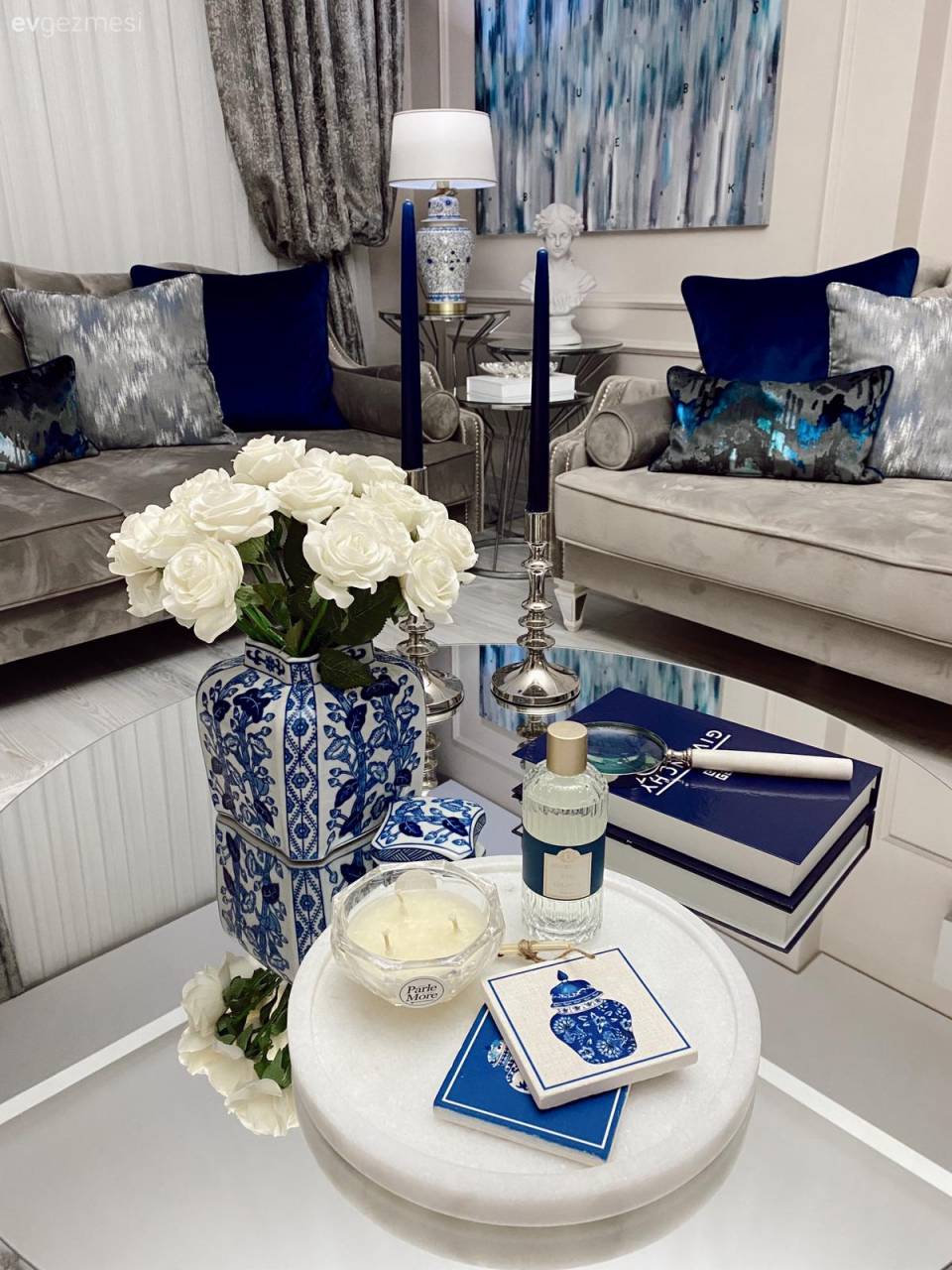 Ev Gezmesi: Grinin Sükunetini Kuşanmış Bir Dekor