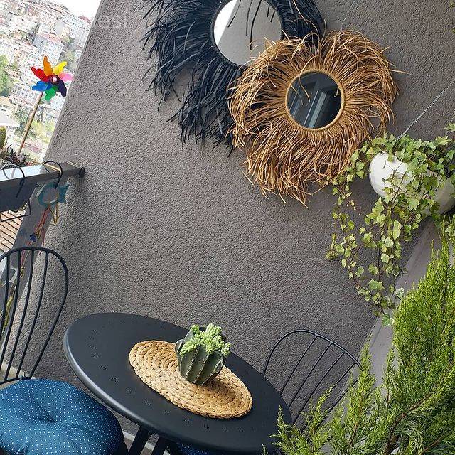Bu İstanbul Evinin Kapısı Grinin Her Tonuna Açık