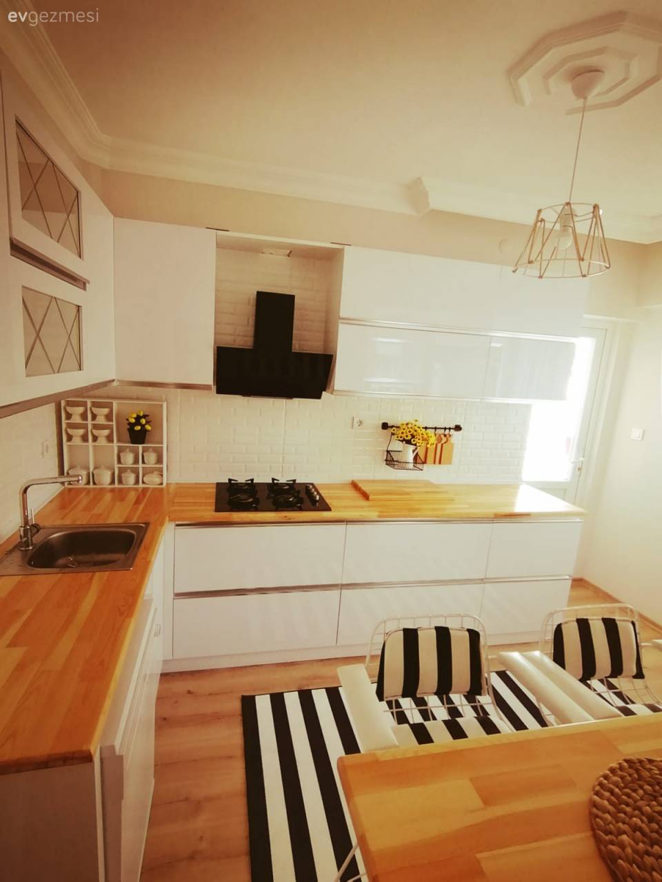 Öncesi&Sonrası: Modern Rustik Sıcaklığa Kavuşan Antalya Mutfağı