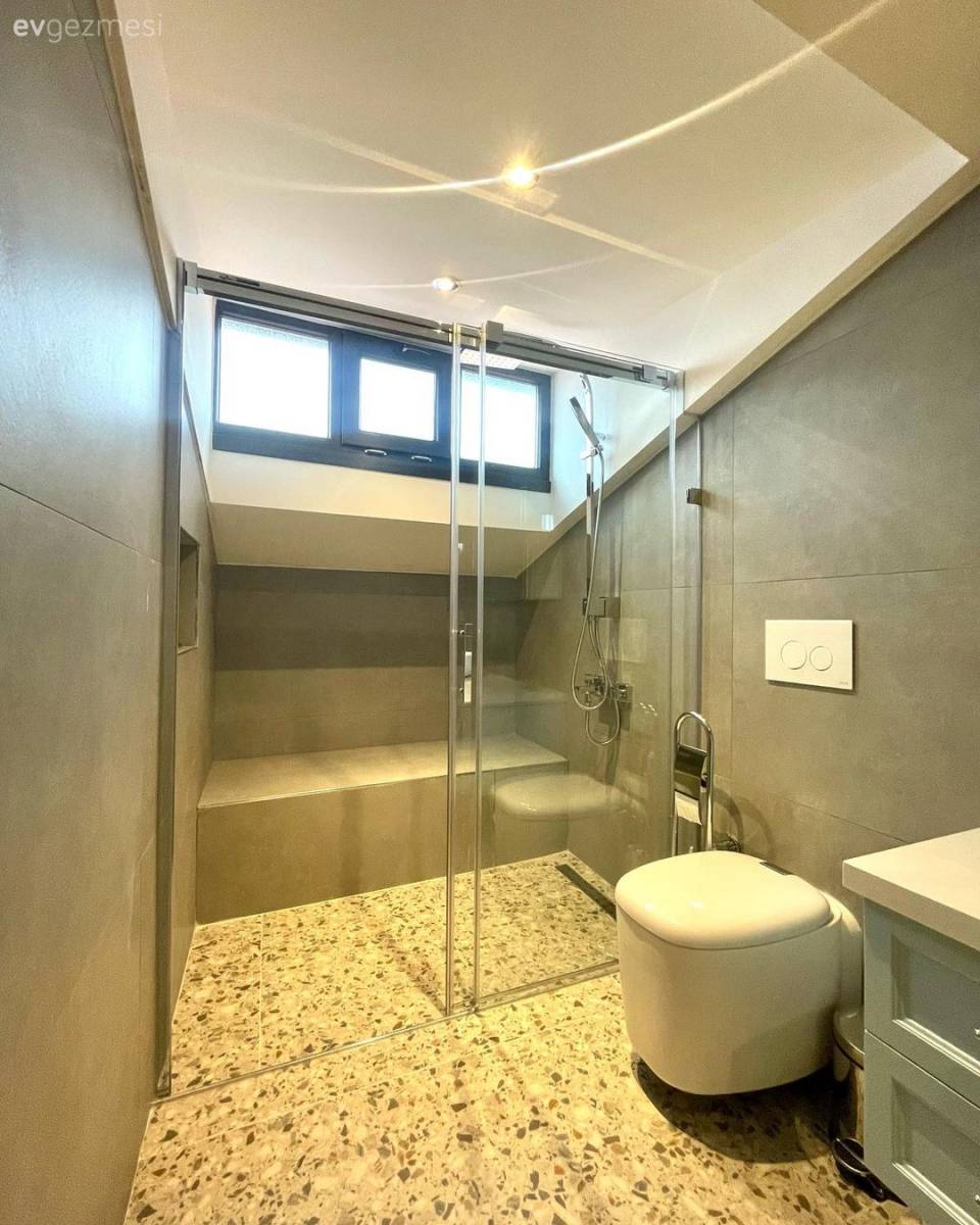 Acıbadem'deki Bu Fonksiyonel Çatı Katı Ayrı Bir Ev Büyüklüğünde