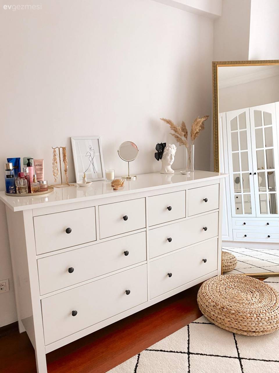 Mavi Duvarlar Bu İstanbul Evine Canlı Enerjisini Yaymış