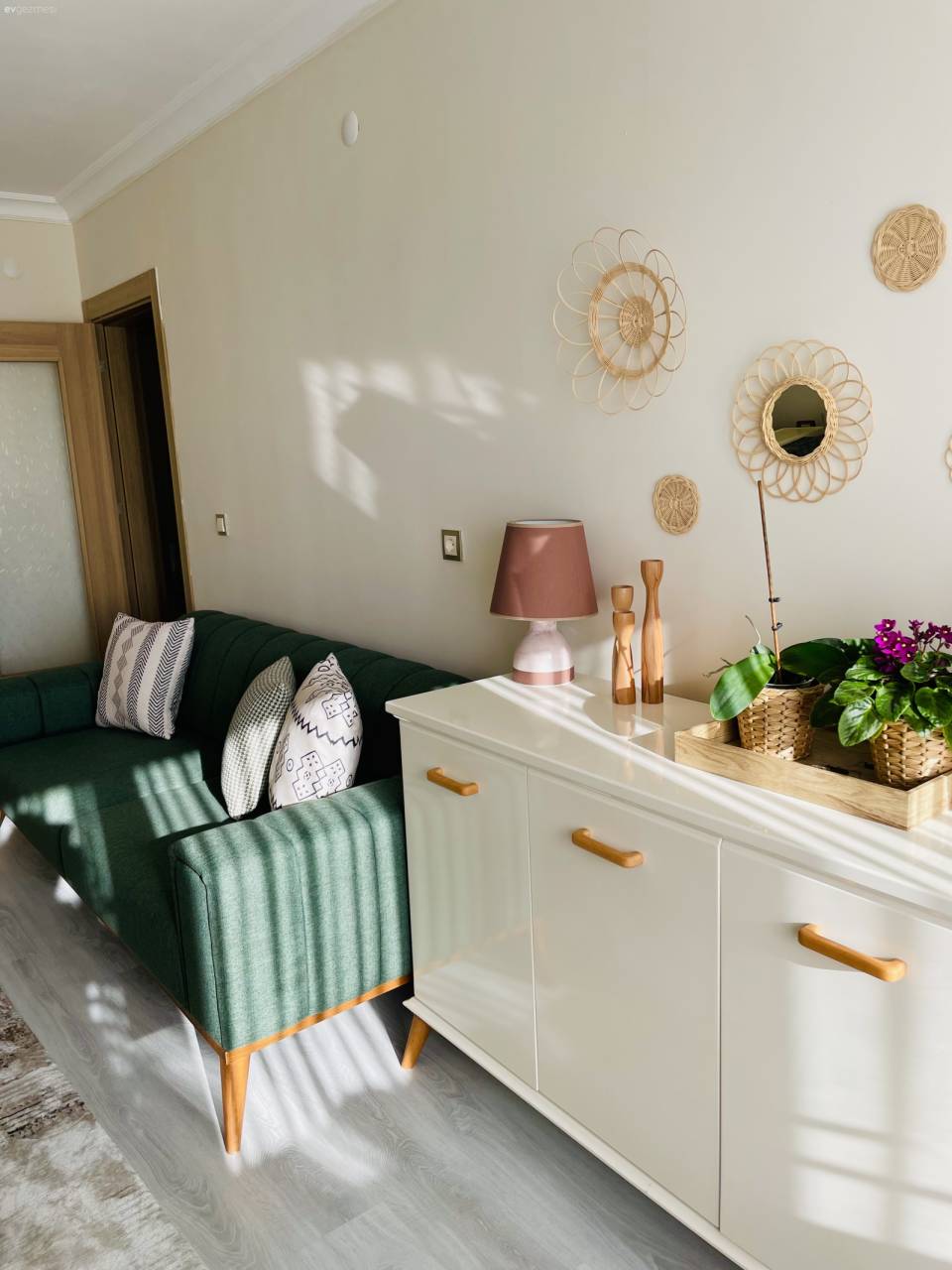 Bu Konya Evinde Balkondan Salona Her Yer Pek Neşeli!